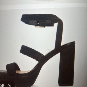 Journee size 6 ankle strap heel